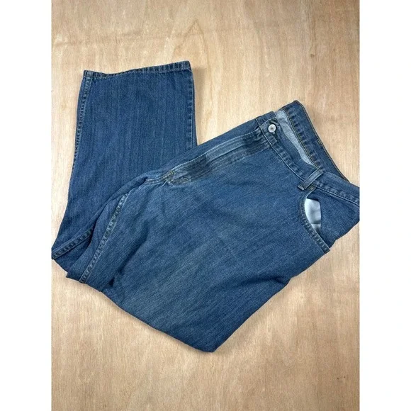 Levi's Mens Blue Denim Jeans Classic Fit Casual Everyday Wear Size 48x30 - Picture 4 of 11
